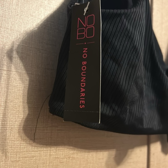 Bikini Top No Boundaries Adjustable Tie in the Middle - Picture 3 of 4